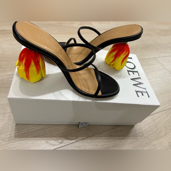 Loewe tulip heels (SOLD) - Picture 2 of 4